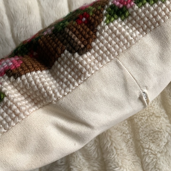 Vintage needlepoint bird house pillow throw cushion - Picture 11 of 11